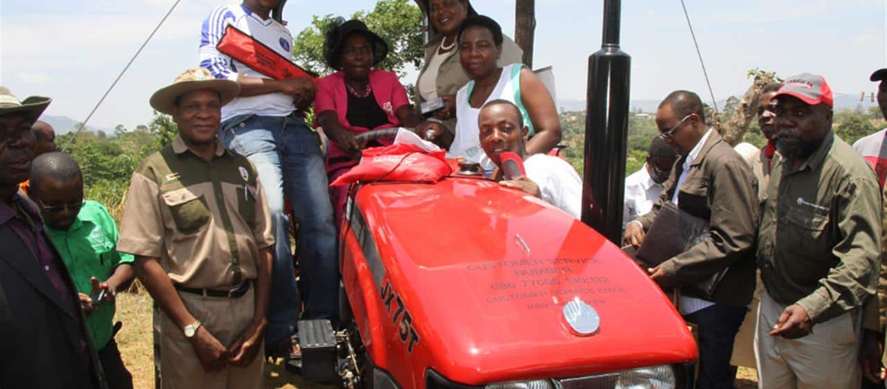 Zimbabwe Farmer of the Year Award Winner receives First Prize Case IH Tractor